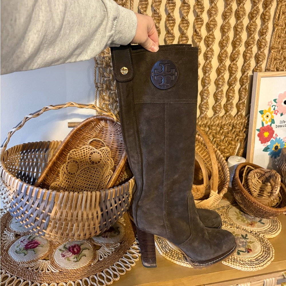 Tory Burch Claudia suede boots new without tags size 8!
